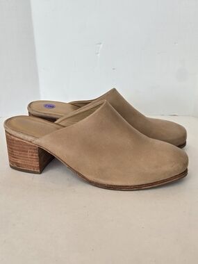 Nisolo Taupe Nabuk Leather Slip-On Block Heel Mules